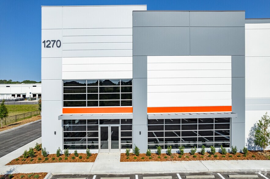 More Photos Of 1220 Ocoee Apopka Rd, Apopka Unknown For Lease