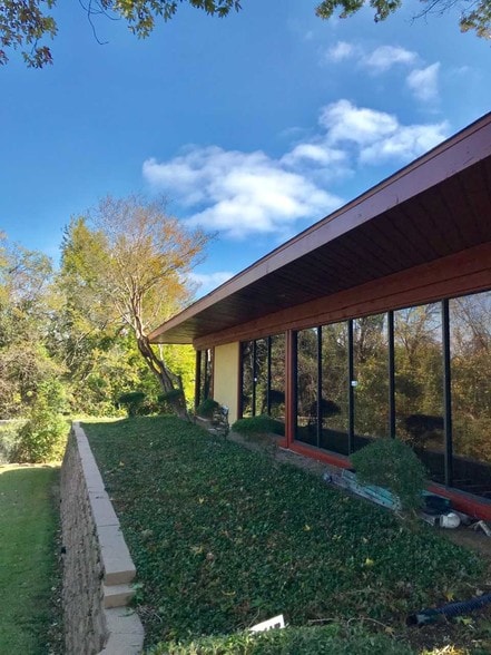 More Photos Of 2241 Peggy Ln, Garland Medical For Sale