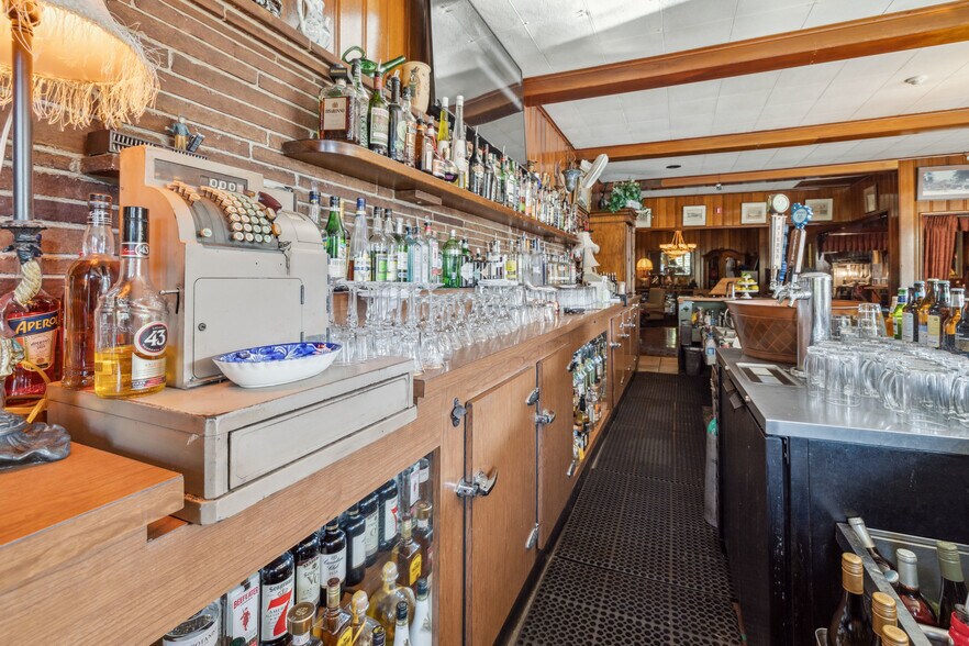 More Photos Of 13300 Big Basin Way, Boulder Creek Restaurant For Sale