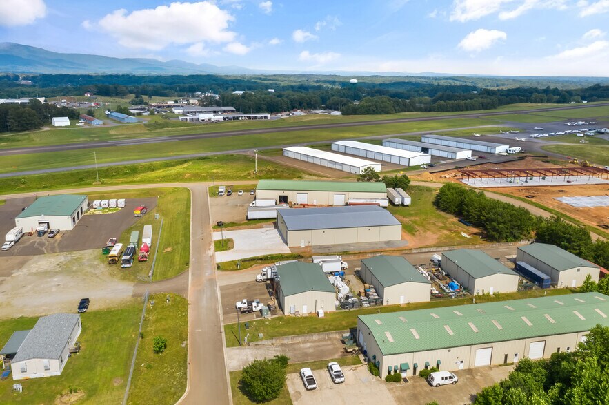 More Photos Of 27 Airport Business, Jasper Warehouse For Lease