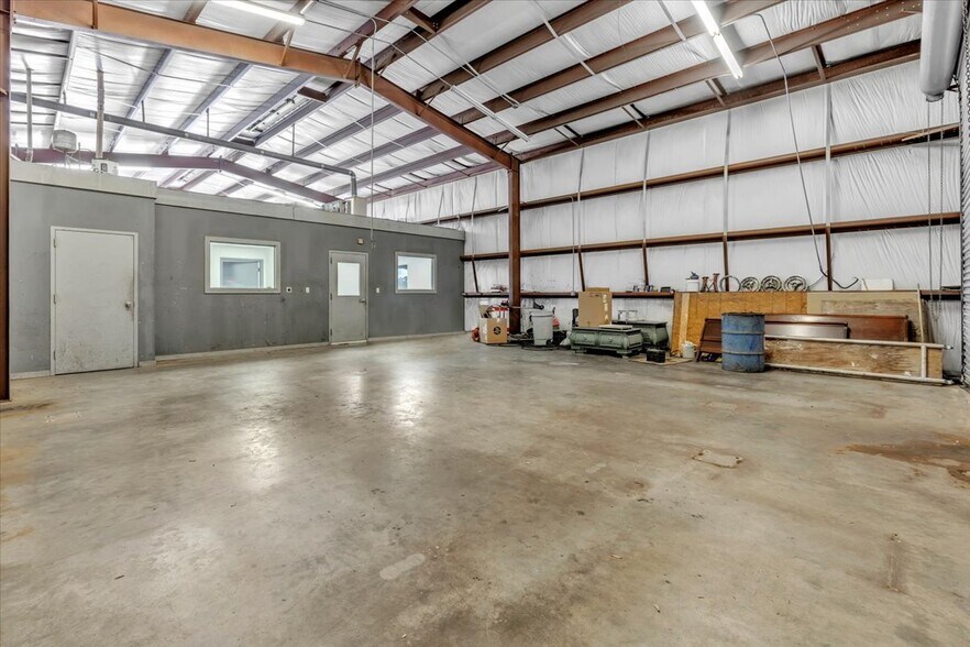 More Photos Of 4610 Center St, Deer Park Light Distribution For Sale