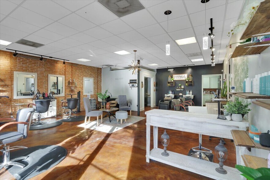 More Photos Of 205 N Laurens St, Greenville Loft Creative Space For Lease