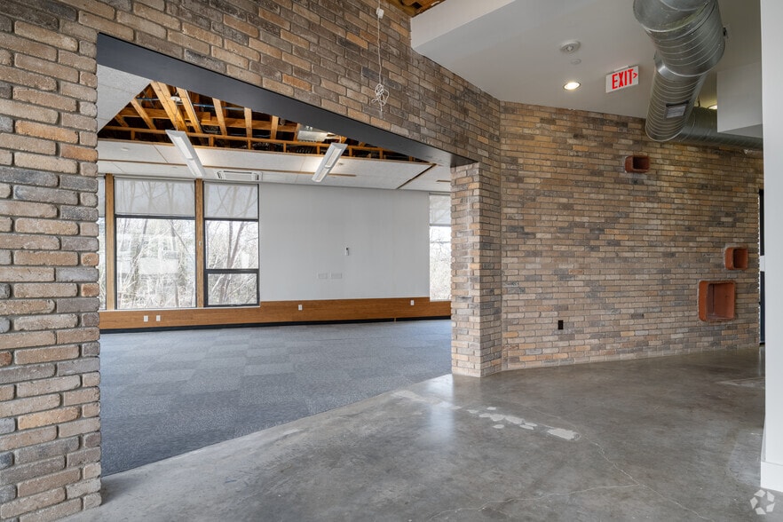 More Photos Of 2921 E 17th St, Austin Loft Creative Space For Sale