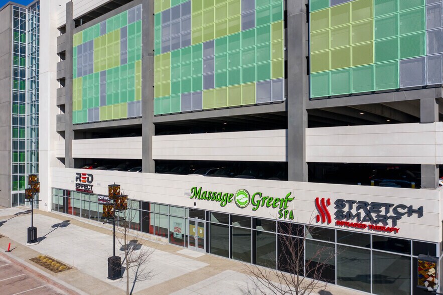 More Photos Of 888 W Big Beaver Rd, Troy Parking Garage For Lease