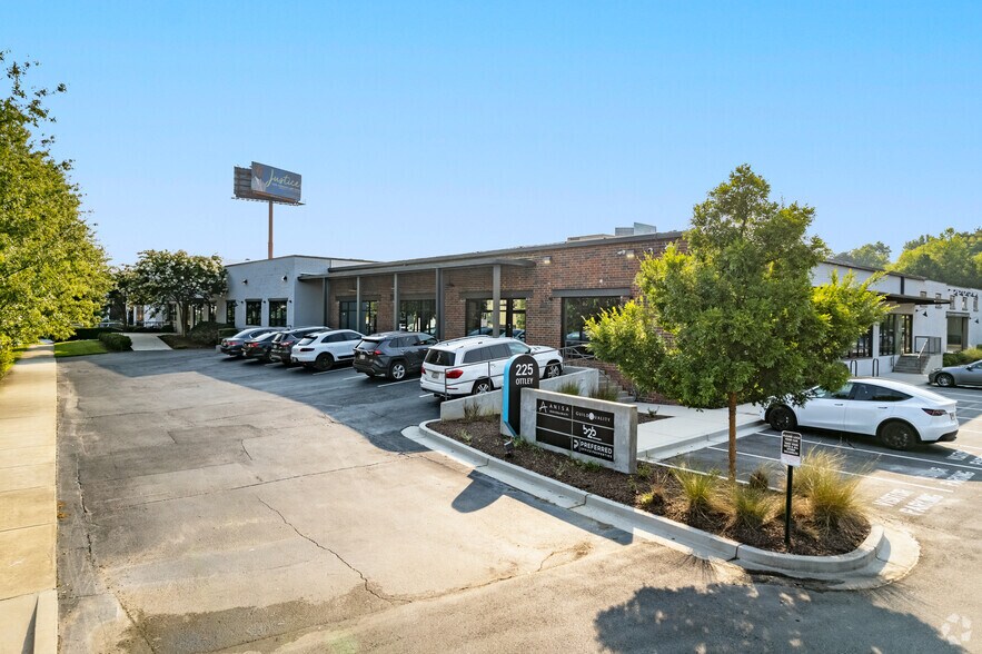 More Photos Of 251 Armour Dr NE, Atlanta Unknown For Lease