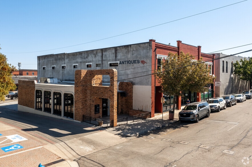 More Photos Of 210 N Tennessee St, McKinney Loft Creative Space For Lease