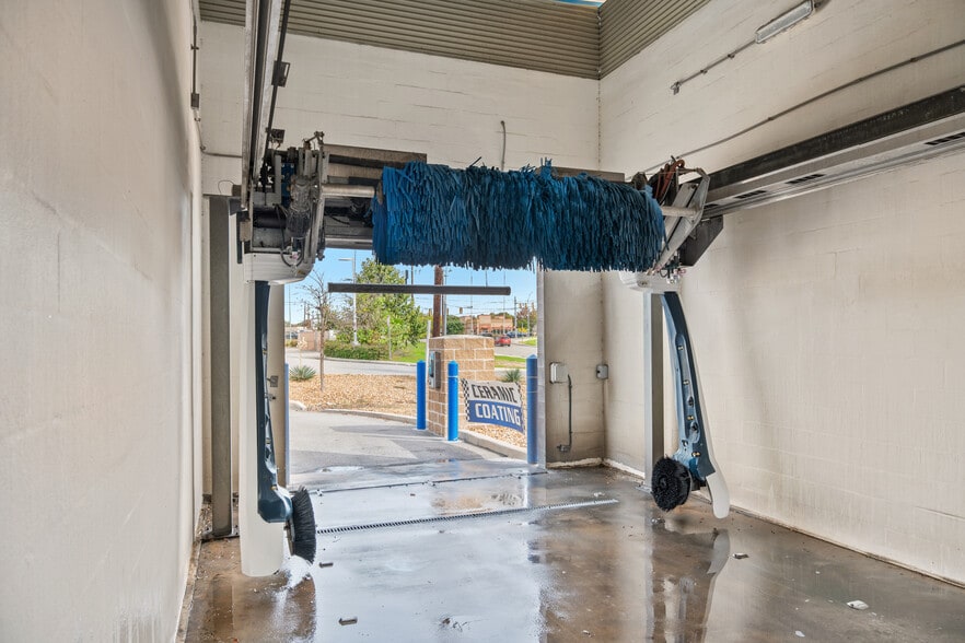 More Photos Of 7535 Bandera Rd, San Antonio Carwash For Sale