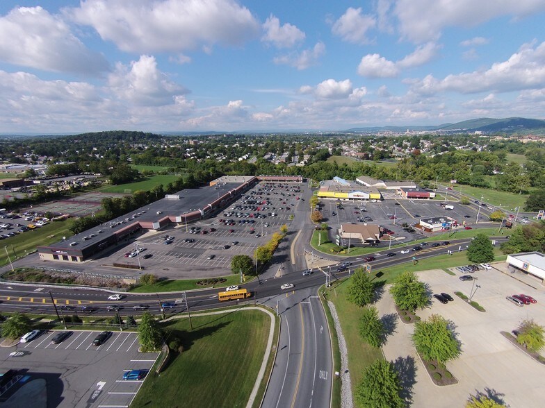 Primary Photo Of 100-690 Kenhorst Plz, Reading Storefront For Lease