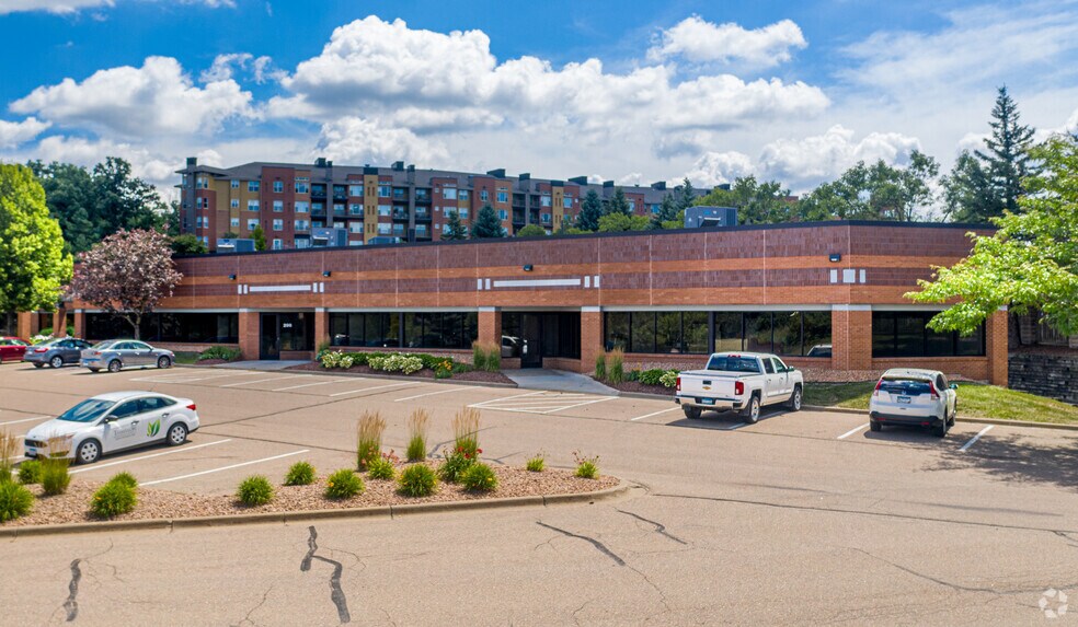 More Photos Of 7400 Flying Cloud Dr, Eden Prairie Flex For Lease