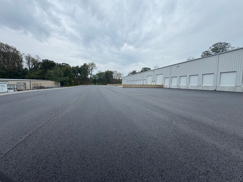 More Photos Of 967 Sweeney Dr, Hagerstown Light Manufacturing For Lease