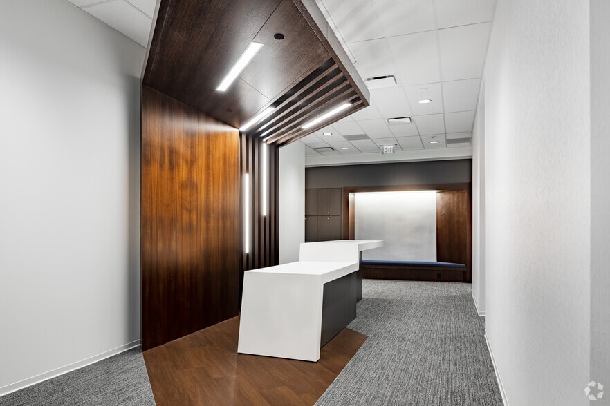 More Photos Of 600 Galleria Pky SE, Atlanta Unknown For Lease