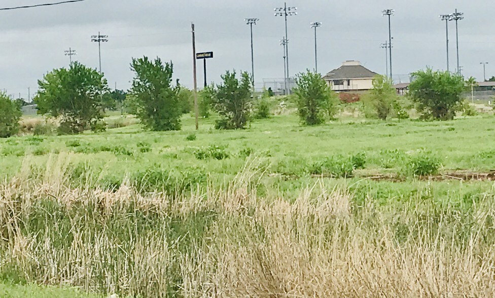 More Photos Of 1105 Central Fwy, Wichita Falls Land For Sale