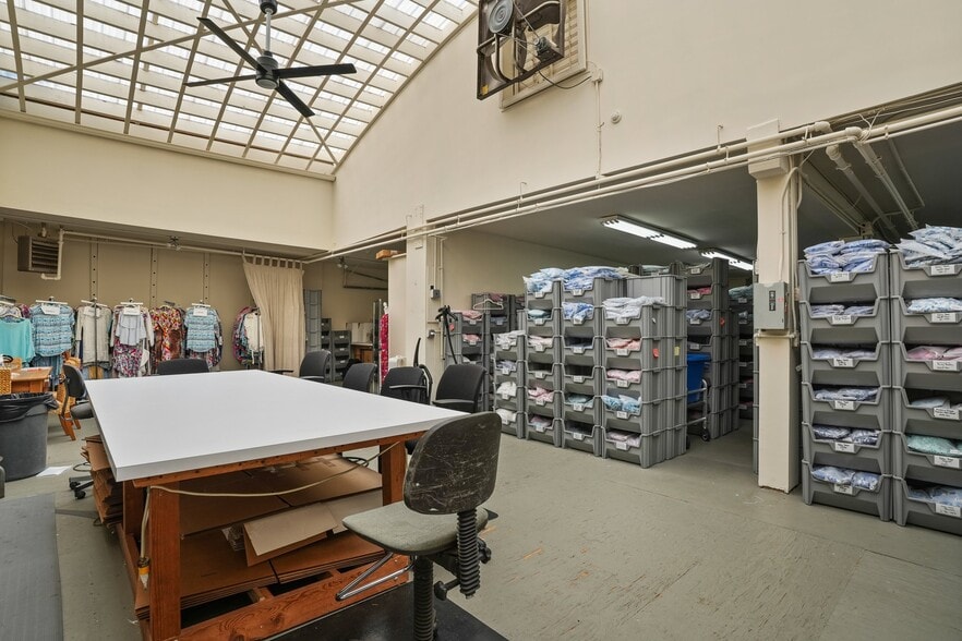 More Photos Of 129 N Water St, Greenwich Warehouse For Lease