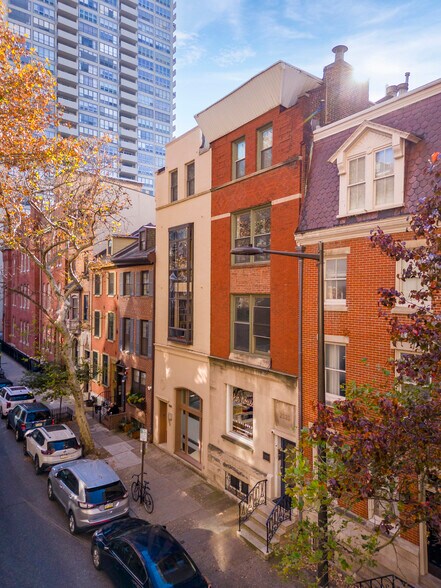 More Photos Of 2020 Locust St, Philadelphia Apartments For Sale