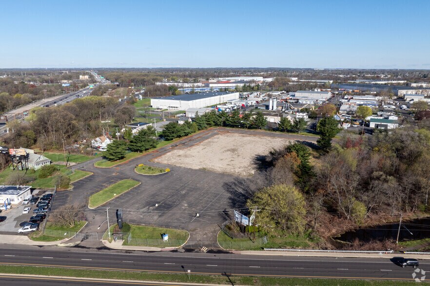 More Photos Of 6201 Bristol Pike, Levittown Distribution For Lease