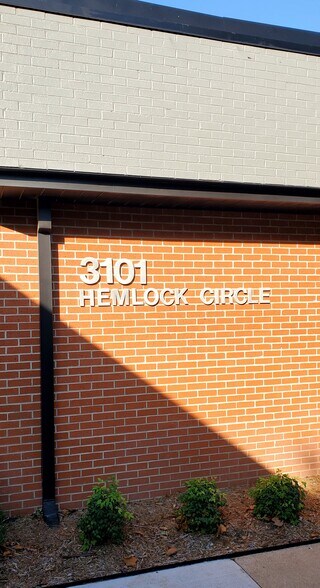More Photos Of 3101 N Hemlock Cir, Broken Arrow Office For Lease