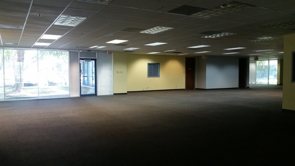 More Photos Of 2114 Airport Blvd, Pensacola Office For Lease