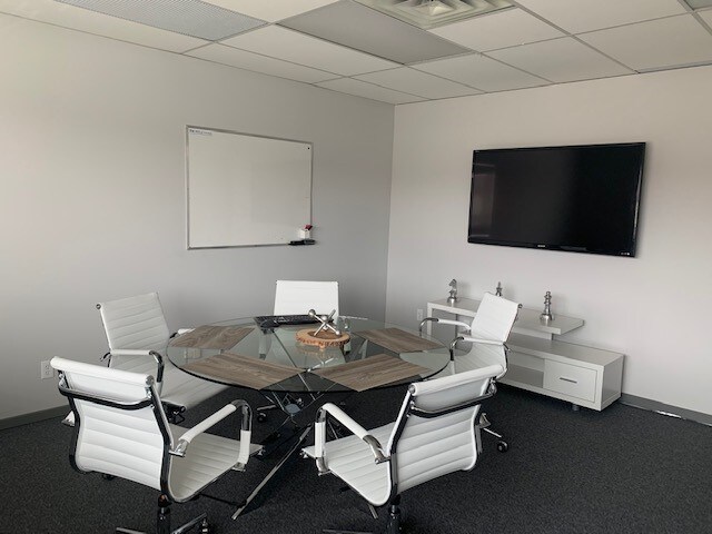 More Photos Of 1420 40th Ave NE, Calgary Warehouse For Sale