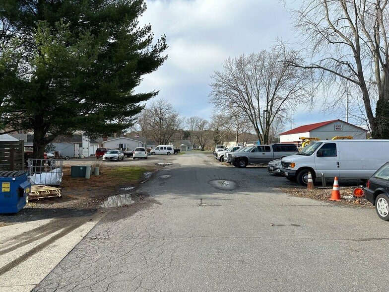 More Photos Of 121 Rental Ln, Grasonville Light Distribution For Lease