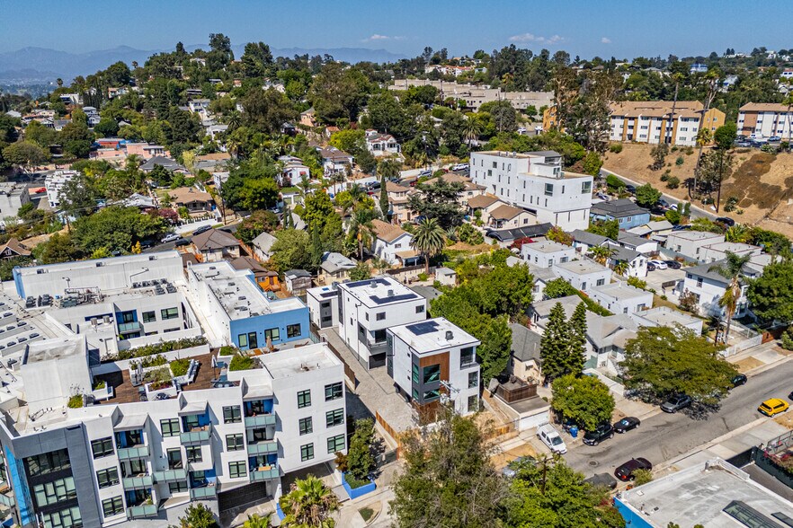More Photos Of 2129 Aaron St, Los Angeles Apartments For Sale