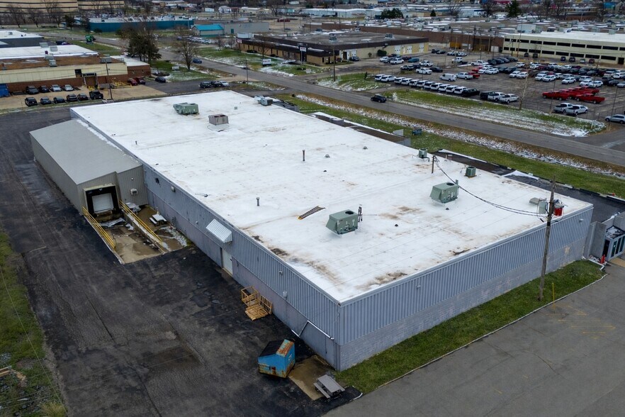 More Photos Of 1530 Progress Rd, Fort Wayne Manufacturing For Sale