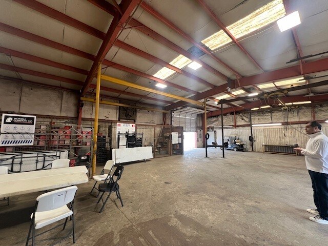 More Photos Of 10655 Jefferson Chemical Rd, Conroe Warehouse For Lease