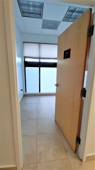 More Photos Of 925 NE 30th Ter, Homestead Medical For Lease