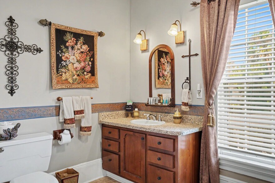More Photos Of 209 Osborne St, Saint Marys Flex For Sale