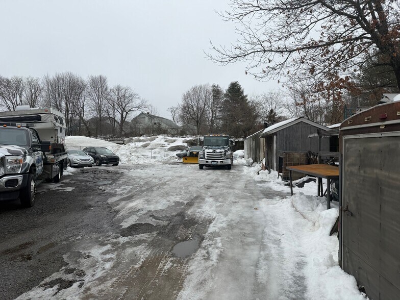 More Photos Of 840 Cumberland Hill Rd, Woonsocket Warehouse For Lease