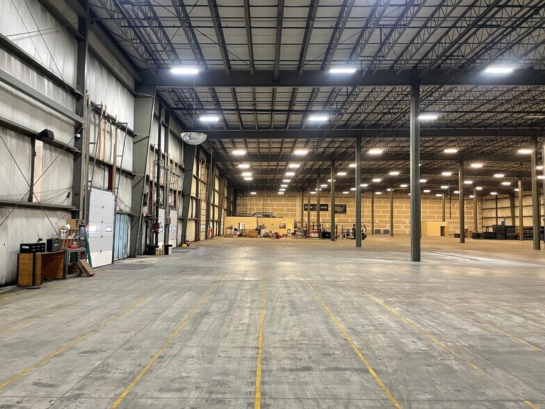 More Photos Of 765 Warren Ave, Portland Warehouse For Lease