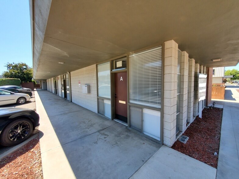 More Photos Of 145 N N St, Tulare Office For Lease