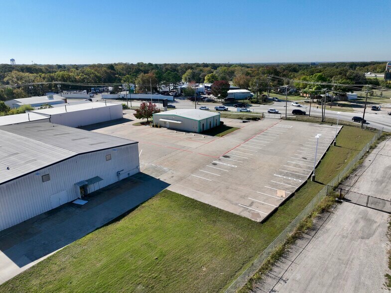 More Photos Of 12709 Eastgate Dr, Balch Springs Industrial For Lease