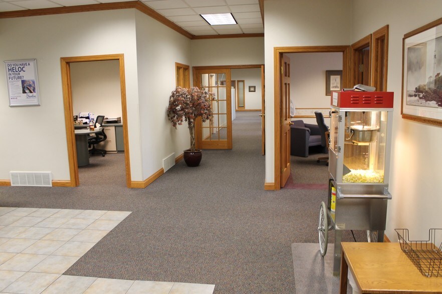 More Photos Of 2848 Memorial Dr, Two Rivers Medical For Lease