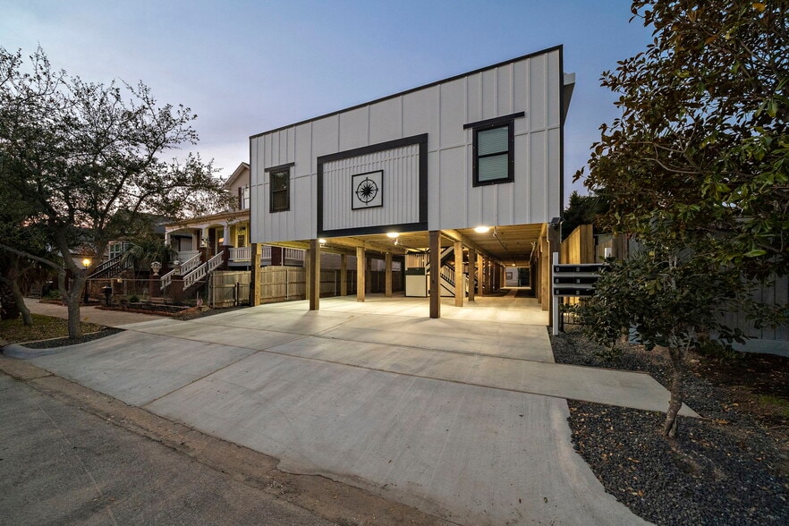 More Photos Of 808 Sealy ave, Galveston Apartments For Sale