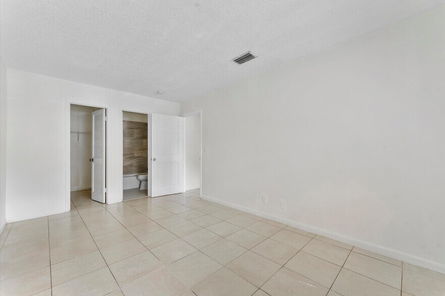 More Photos Of 1100 SW 4th Ave, Delray Beach Apartments For Sale