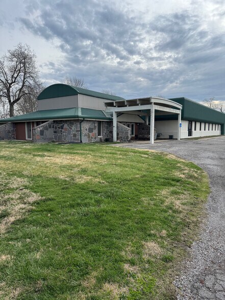 More Photos Of 111 Aiken St, Hope Light Distribution For Lease