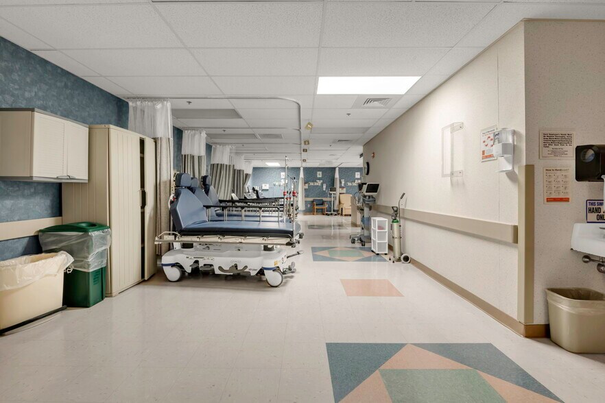 More Photos Of 1767 & 1781 Metromedical Dr, Fayetteville Medical For Sale