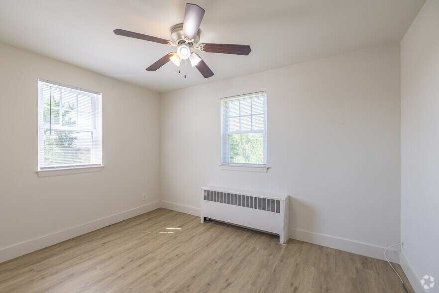 More Photos Of 1100 E Ramblewood Rd, Baltimore Apartments For Sale