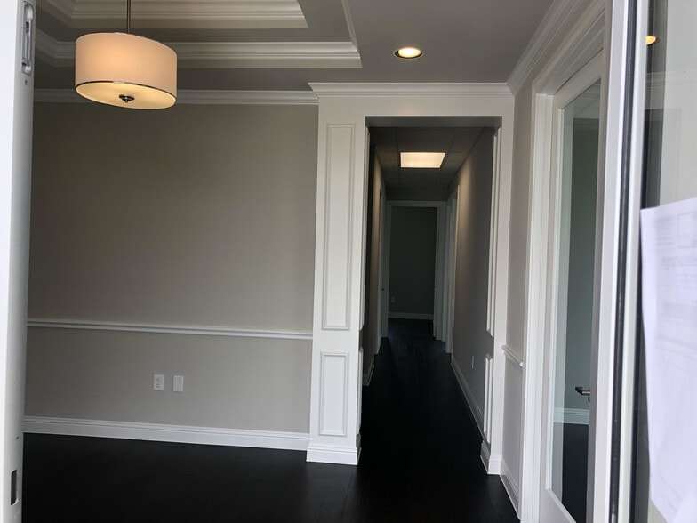 More Photos Of 333 E Bethany Dr, Allen Office For Sale