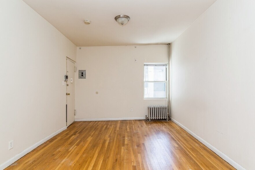 More Photos Of 4132 53rd St, Woodside Apartments For Sale