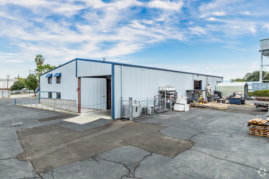 More Photos Of 160 Flocchini Cir, Lincoln Warehouse For Lease