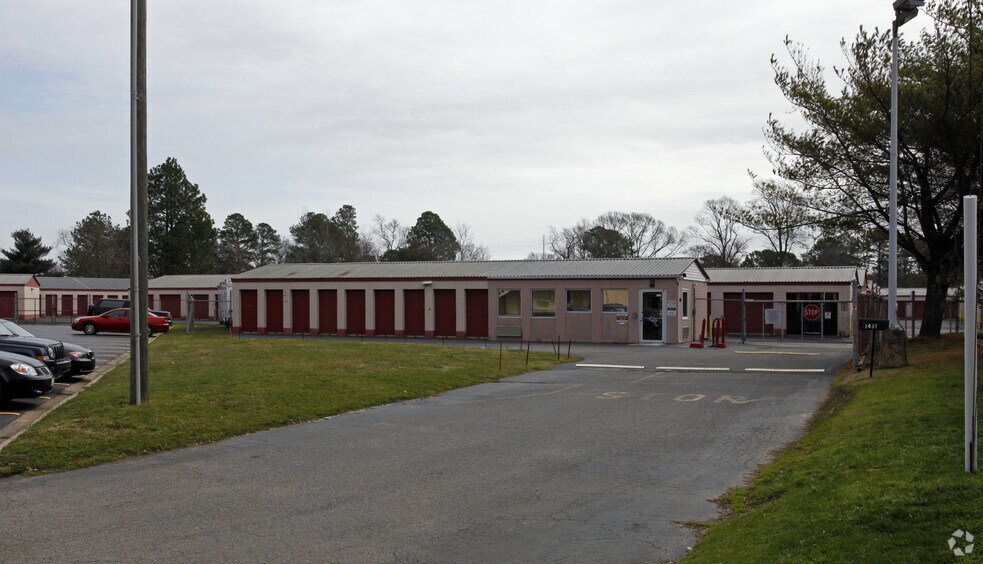 Primary Photo Of 1437 George Washington Hwy N, Chesapeake Self Storage For Sale