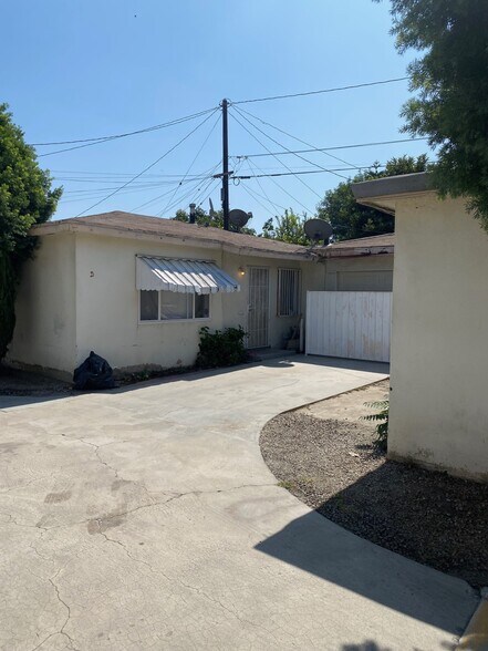 More Photos Of 6624 Flora Ave, Bell Apartments For Sale