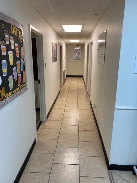 More Photos Of 2112 N Bolton Ave, Alexandria Service For Sale