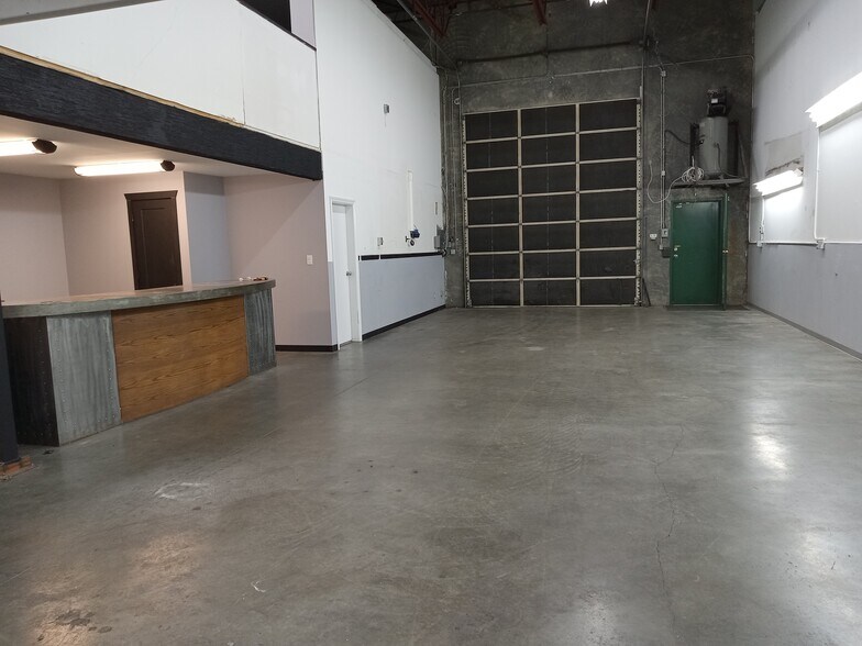 More Photos Of 13325 115th Ave, Surrey Light Manufacturing For Lease