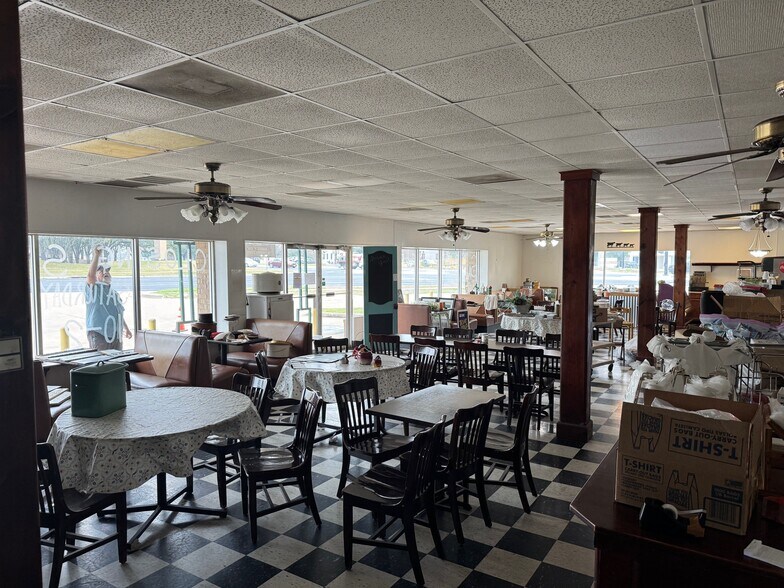 More Photos Of 1136 E Villa Maria Rd, Bryan General Retail For Lease