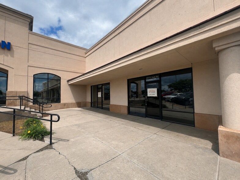 More Photos Of 620 N Madison Ave, Derby Unknown For Lease