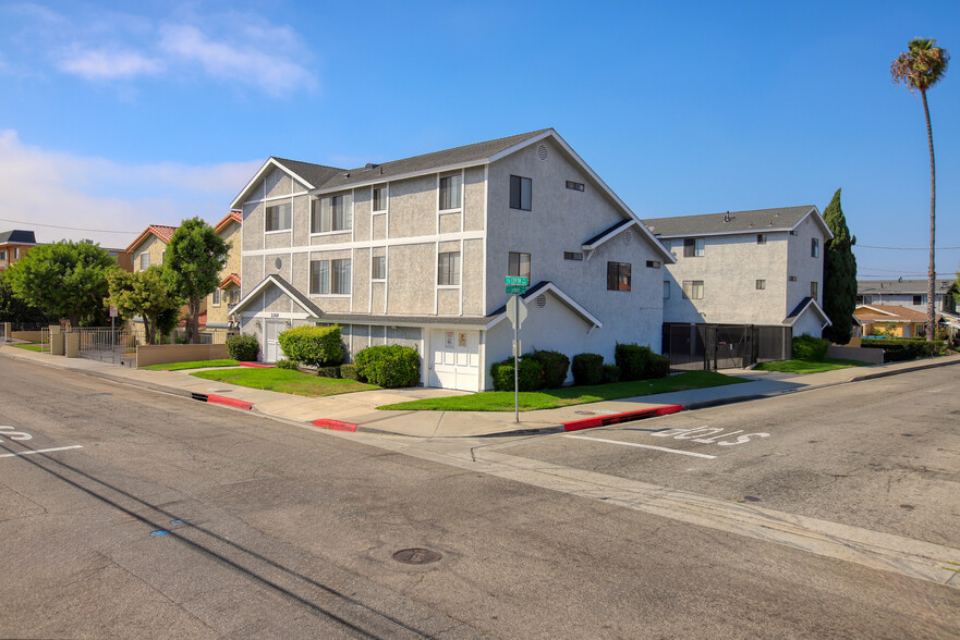 Primary Photo Of 3301 W 139th St, Hawthorne Apartments For Sale