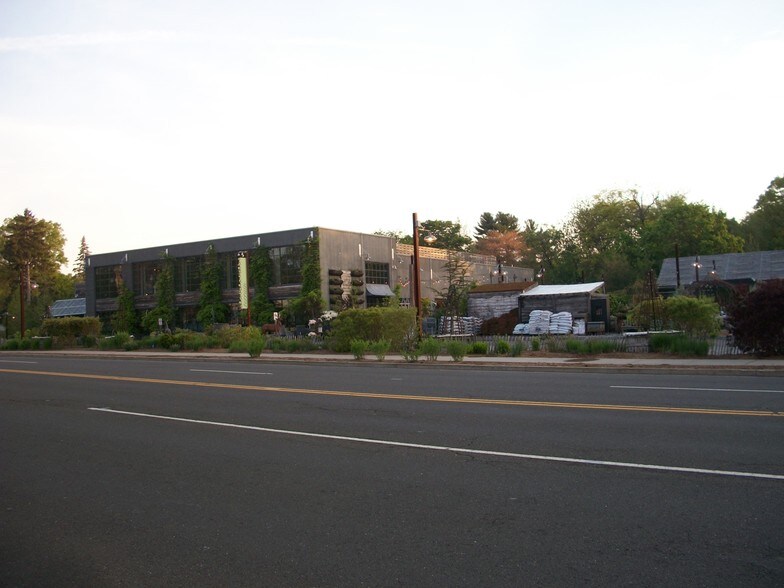 More Photos Of 578-582 Post Rd E, Westport Freestanding For Lease