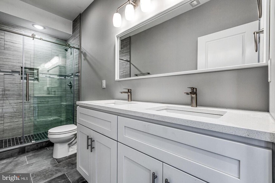 More Photos Of 1316 S Broad St, Philadelphia Apartments For Sale